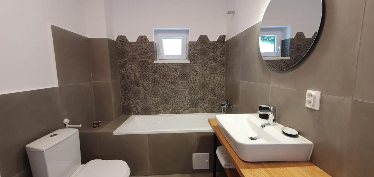 The Pines Serviced Apartments 브라쇼브 외부 사진