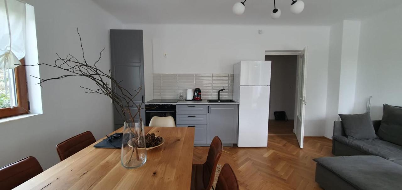 The Pines Serviced Apartments 브라쇼브 외부 사진