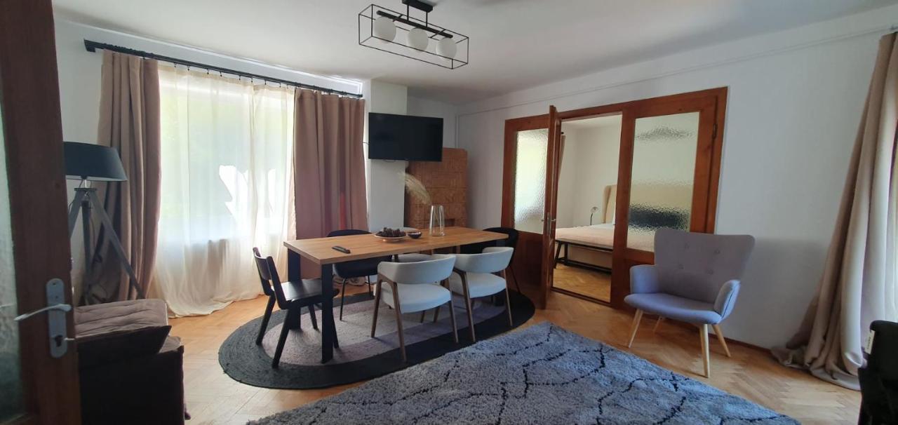 The Pines Serviced Apartments 브라쇼브 외부 사진
