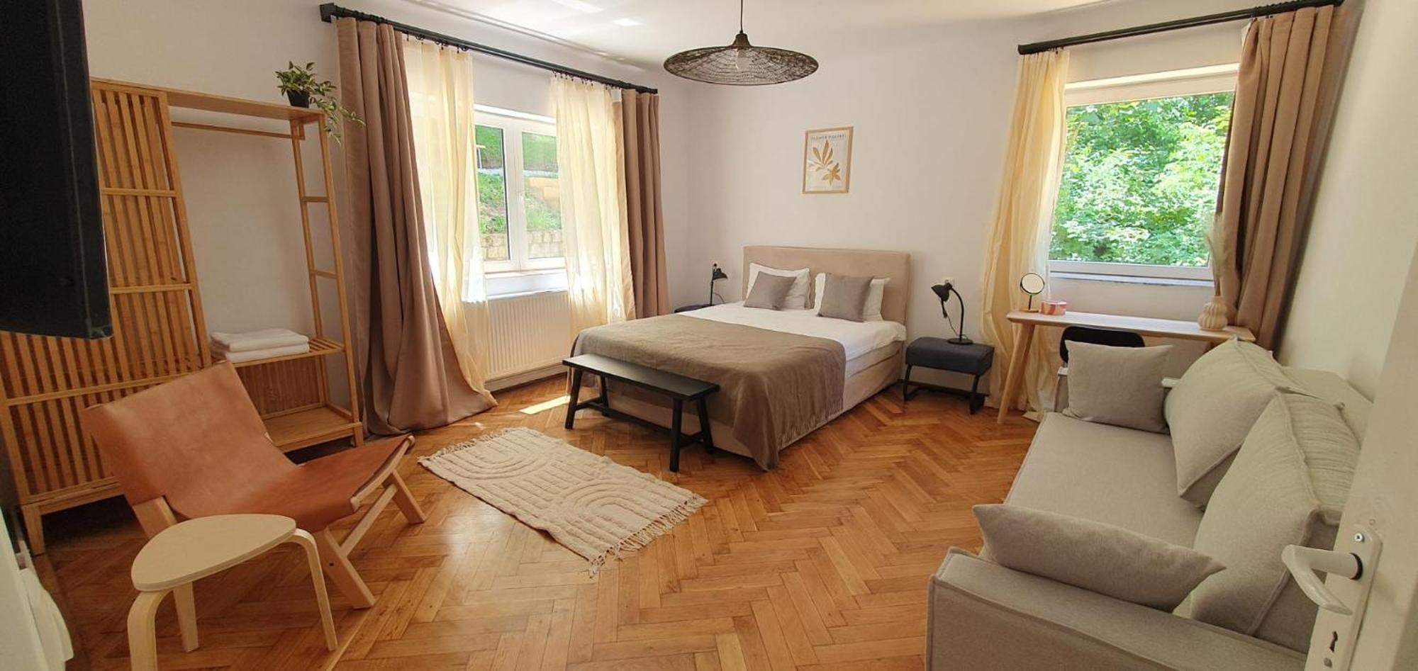 The Pines Serviced Apartments 브라쇼브 외부 사진