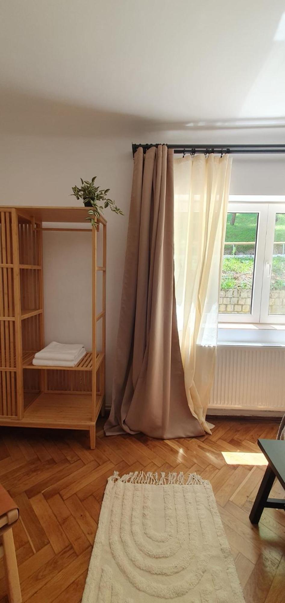 The Pines Serviced Apartments 브라쇼브 외부 사진
